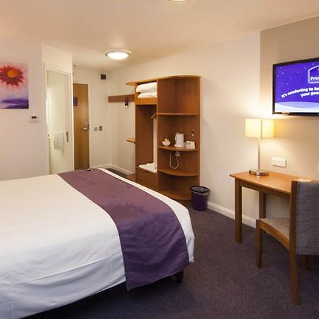 Premier Inn Bournemouth East Kültér fotó
