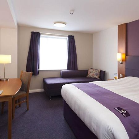 Premier Inn Bournemouth East Kültér fotó