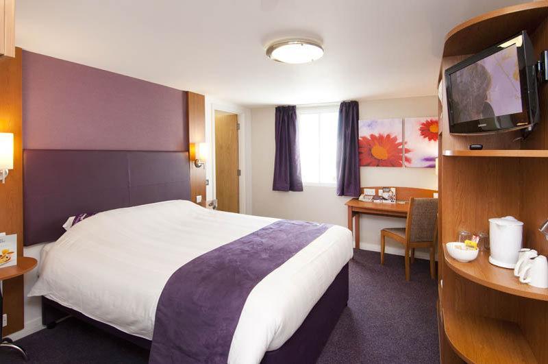 Premier Inn Bournemouth East Kültér fotó